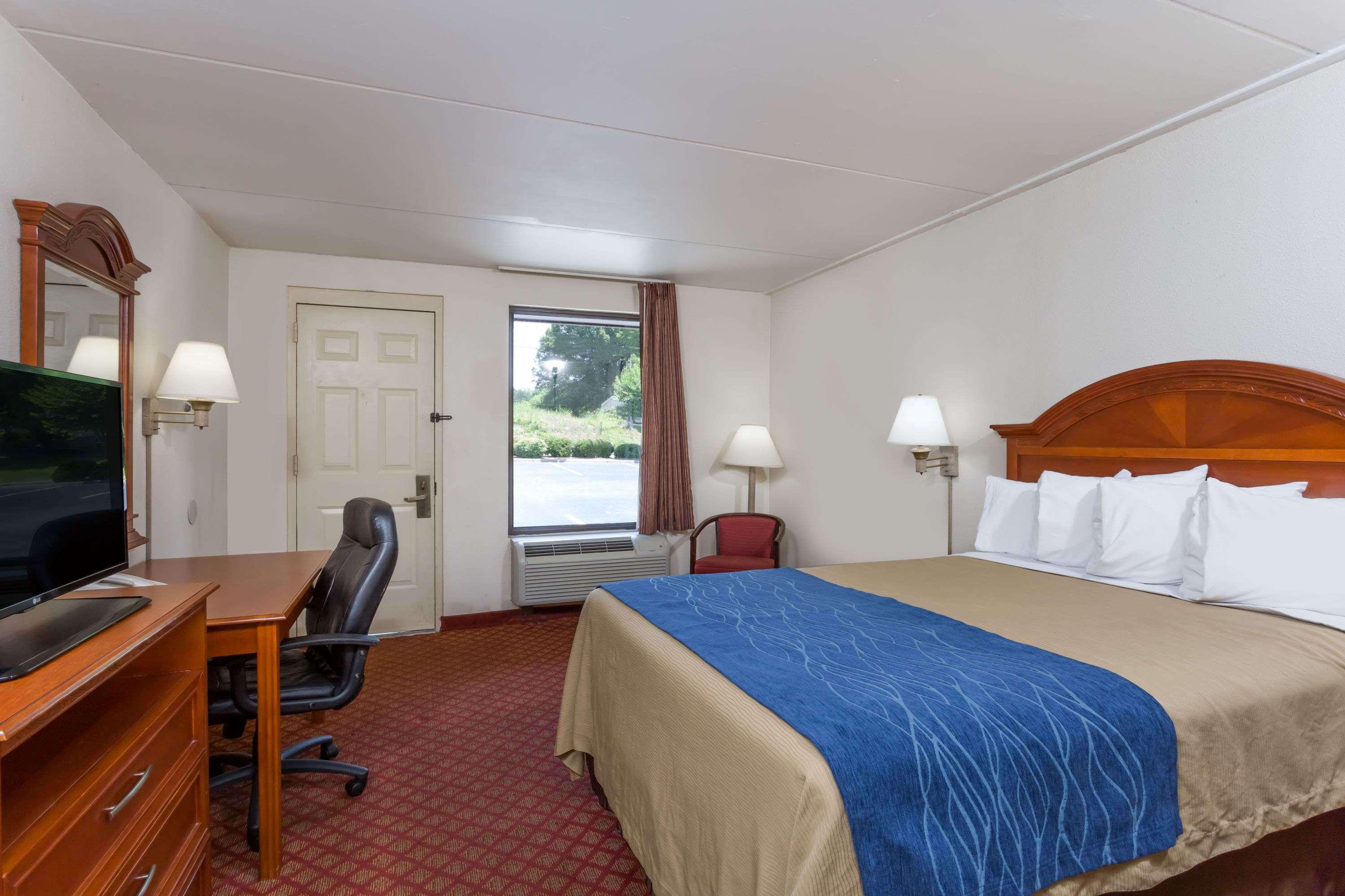 Days Inn By Wyndham Winston Salem North Экстерьер фото