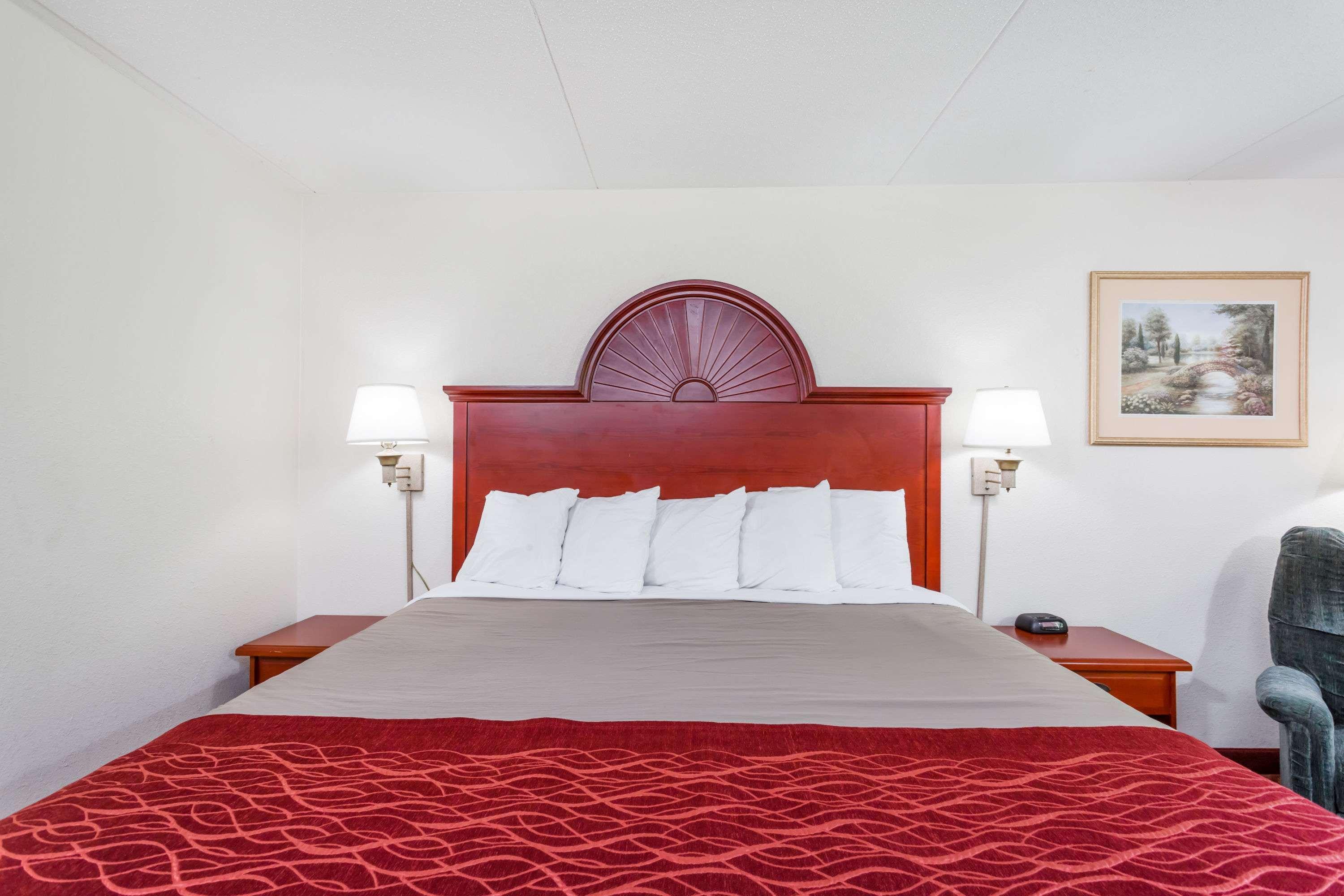 Days Inn By Wyndham Winston Salem North Экстерьер фото