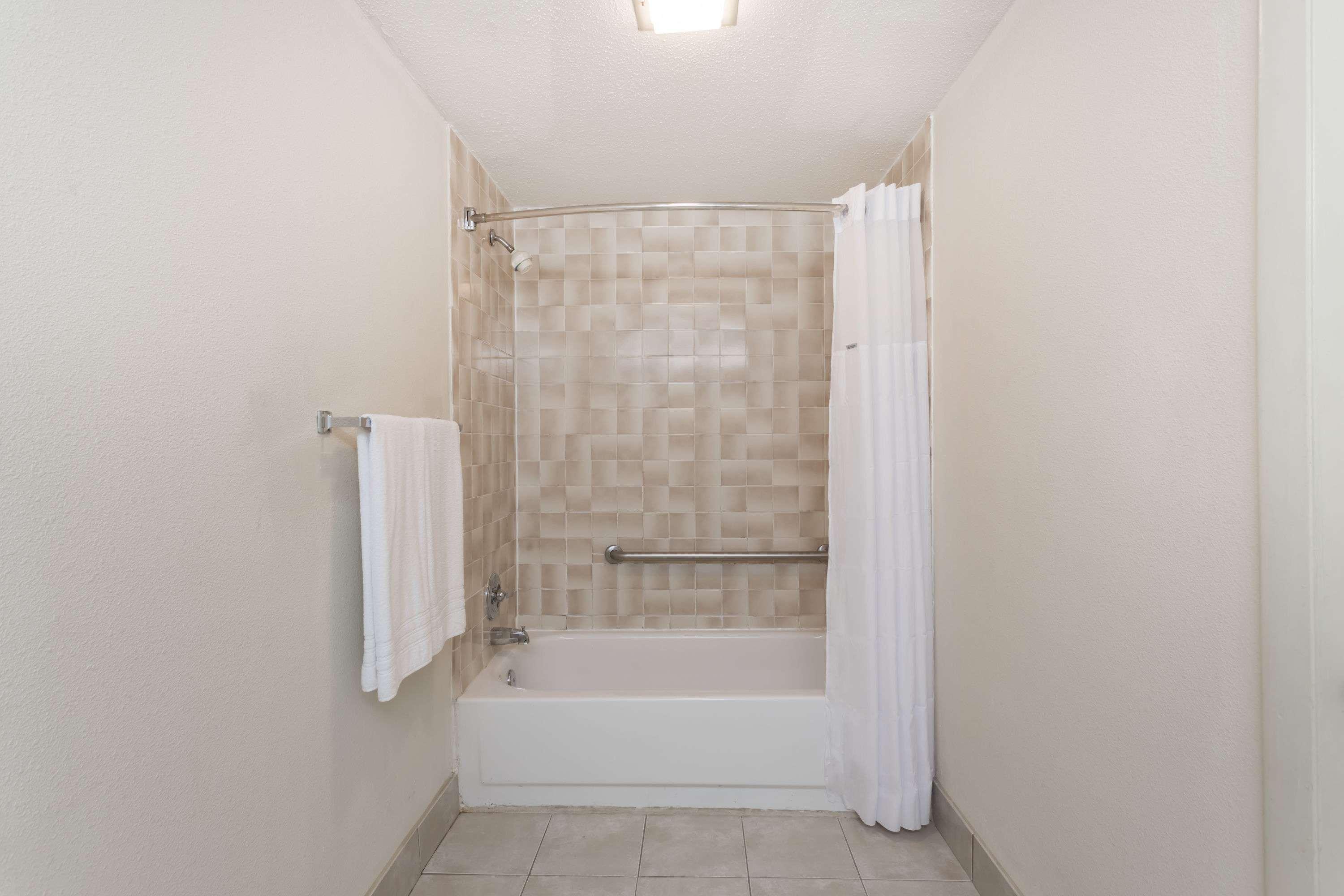 Days Inn By Wyndham Winston Salem North Экстерьер фото
